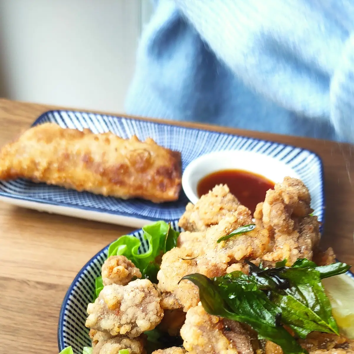 鹽酥雞 Popcorn Chicken Mit Thai Basilikum